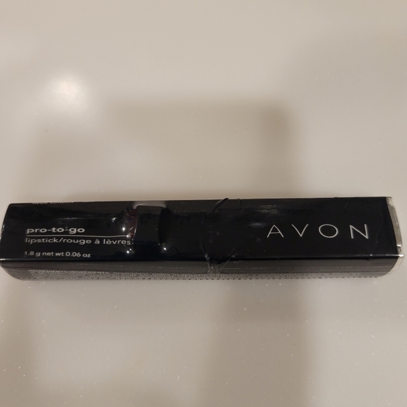 Women's lipstick, new and sealed - Picture 2 of 2